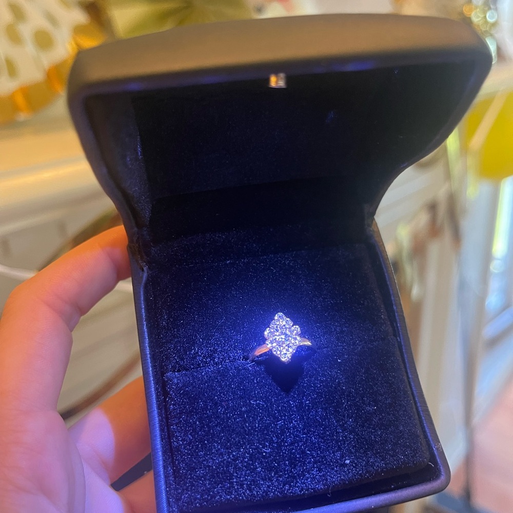 Diamond Ring - Picture 3 of 9